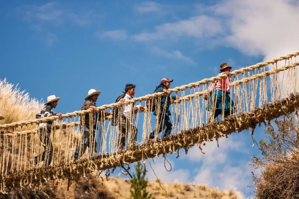 Tour al Puente Q’eswachaka y las 4 Lagunas (Todo el Día)